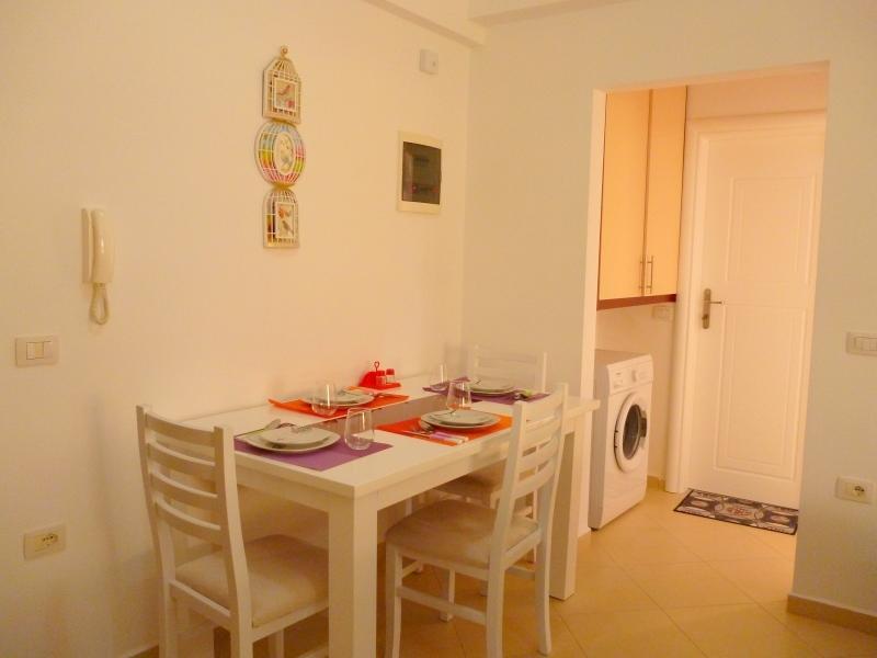 Aleksander Apartament *
